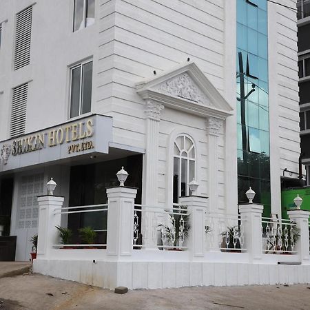 Shikin Hotels Navi Mumbai Exteriör bild