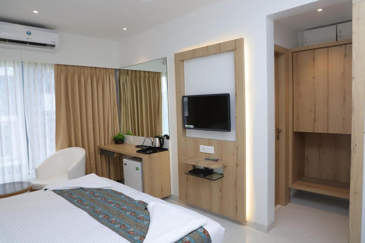 Shikin Hotels Navi Mumbai Exteriör bild